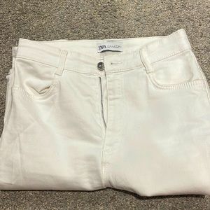 Lightly worn Zara jeans!!